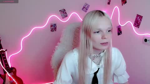 Snapshot of emily_nyaffe chatting on September 21, 7:51 pm Lia online show from September 21, 7:51 pm