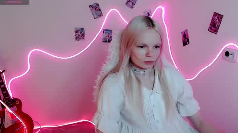 Snapshot of emily_nyaffe chatting on September 11, 7:04 pm Lia online show from September 11, 7:04 pm