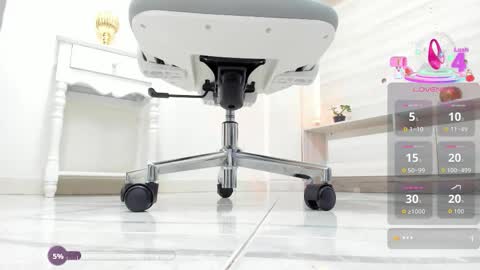 emili online show from October 25, 6:57 am