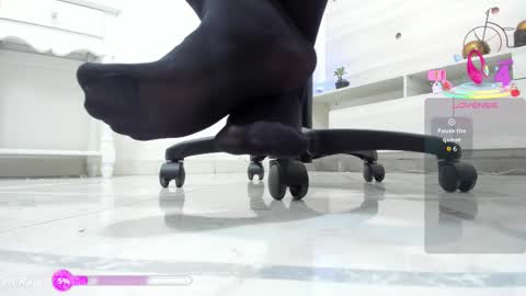 emili online show from November 10, 5:54 am