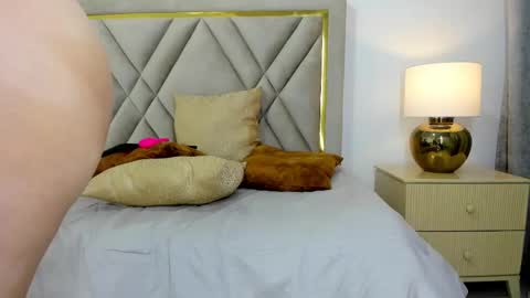 Snapshot of emily_queen7 chatting on October 8, 7:09 pm Emily online show from October 8, 7:09 pm