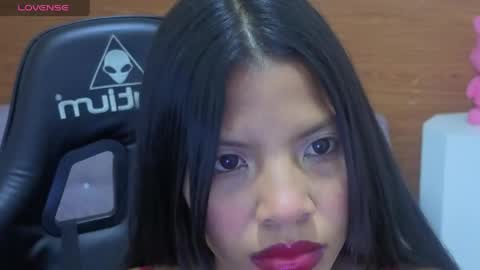 emily_smith_t online show from May 19, 7:43 pm