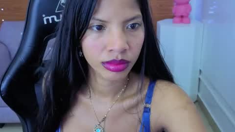 emily_smith_t online show from May 25, 7:53 pm