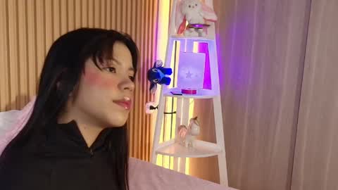 Emily online show from April 11, 12:31 pm