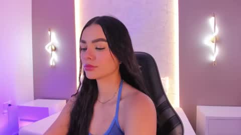 emily_tolson online show from February 24, 7:28 pm