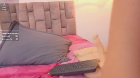 emily_vermont online show from May 23, 12:01 pm
