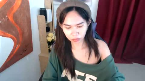 emily_xo143 online show from June 28, 12:23 pm