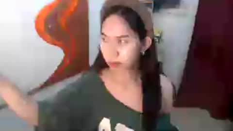 emily_xo143 online show from July 10, 9:25 am