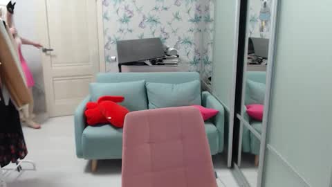 Emily online show from January 8, 1:28 pm