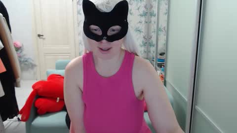 Emily online show from January 10, 2:33 pm