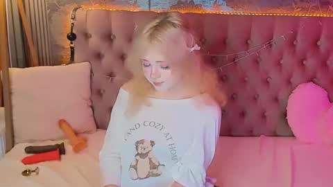 Baby Emelli online show from June 11, 6:55 am