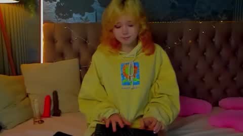 Baby Emelli online show from February 6, 9:02 am