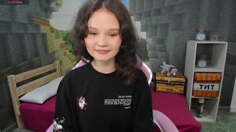 Emilyhaves online show from September 27, 5:00 pm