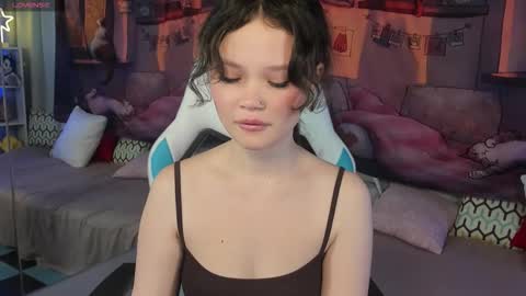 Emilyhaves online show from November 9, 6:10 pm