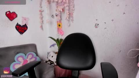 Emily online show from June 7, 10:53 am