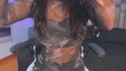 Snapshot of emilycristal chatting on October 13, 9:50 pm Emily online show from October 13, 9:50 pm