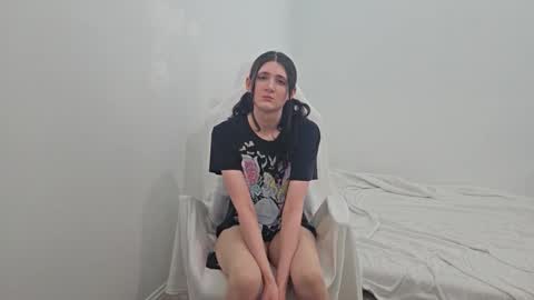 emilyfox5 online show from February 2, 7:54 pm