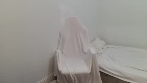 emilyfox5 online show from December 2, 5:04 am