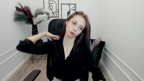 Emily online show from November 25, 4:33 am