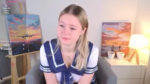 Snapshot of emilyhewell chatting on October 11, 1:21 am Emi online show from October 11, 1:21 am