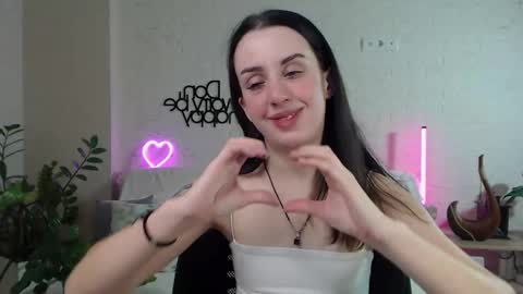 Emyli online show from March 4, 7:01 pm