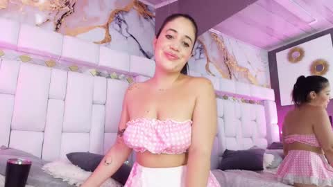 Snapshot of emilymadrid chatting on October 20, 7:13 am Emily online show from October 20, 7:13 am
