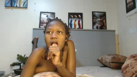 Emilly online show from March 12, 1:36 am