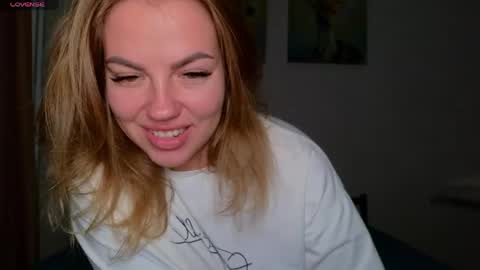 Emily Robbie online show from April 10, 8:13 pm