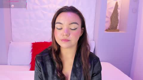 Snapshot of emilyrouss_ chatting on October 11, 9:29 pm EMILY online show from October 11, 9:29 pm