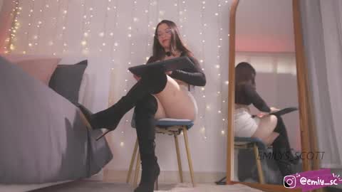 Emy  online show from April 22, 2:13 pm