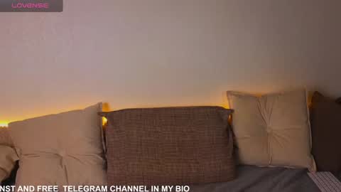 Snapshot of emilytrays chatting on December 11, 3:24 am Emily wish-list  online show from December 11, 3:24 am