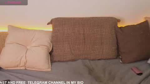 Snapshot of emilytrays chatting on December 14, 6:35 am Emily wish-list  online show from December 14, 6:35 am