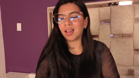 emilyy_cooperr online show from January 19, 12:04 pm