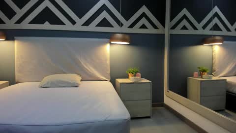 Emily  online show from November 21, 11:19 am