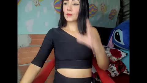 L i a    time online 7am - 1pm Gtm-5  online show from November 19, 6:07 pm