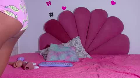 Snapshot of emma__10 chatting on October 15, 1:45 pm Emma online show from October 15, 1:45 pm