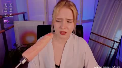 Molly online show from April 3, 2:35 pm