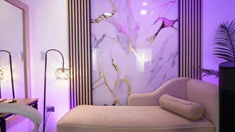 emma__walkerr_ online show from April 4, 7:43 pm