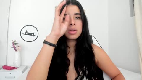 Emma Castillo online show from February 14, 1:34 am