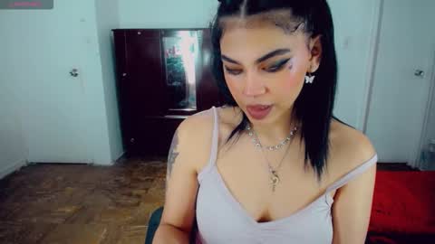 emma online show from November 4, 12:45 am