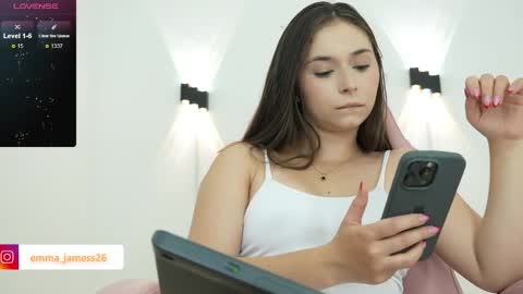 emma_jamess online show from April 9, 6:19 am