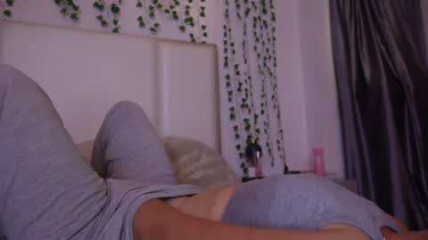 Snapshot of emma_johnson_ chatting on October 2, 2:54 am emma_johnson_ online show from October 2, 2:54 am