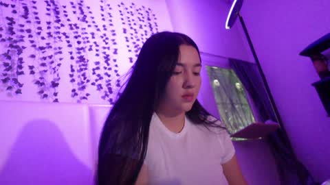 emma_johnson_ online show from October 27, 2:00 am