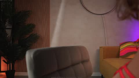    online show from December 5, 9:19 am