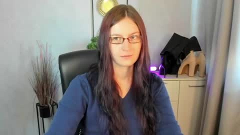 emma online show from July 14, 5:23 am
