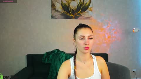 Emma Myer online show from April 10, 6:30 am