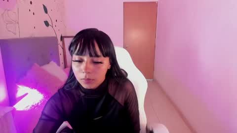 emma_rouxx online show from April 11, 7:07 pm