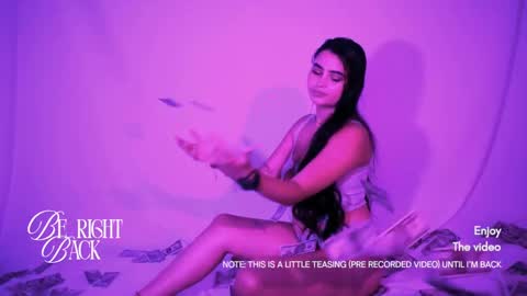 emma_whitee_ online show from October 10, 6:25 pm