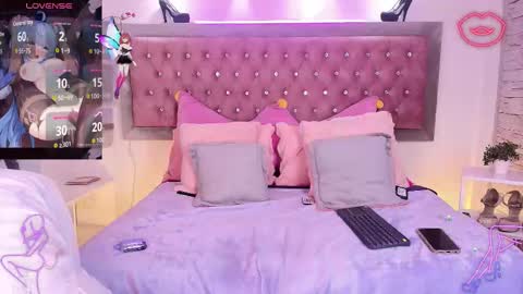 neko  online show from November 12, 9:06 pm