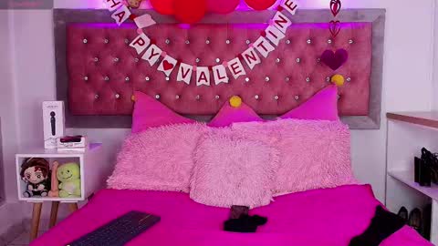 Snapshot of emma_wilder chatting on February 17, 5:14 am neko online show from February 17, 5:14 am